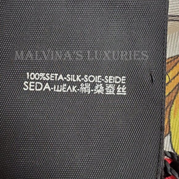 GUCCI SCARF FLORA GOTHIC PRINT IVORY SILK RASPBERRY BORDER SQUARE 35" - Picture 15 of 15